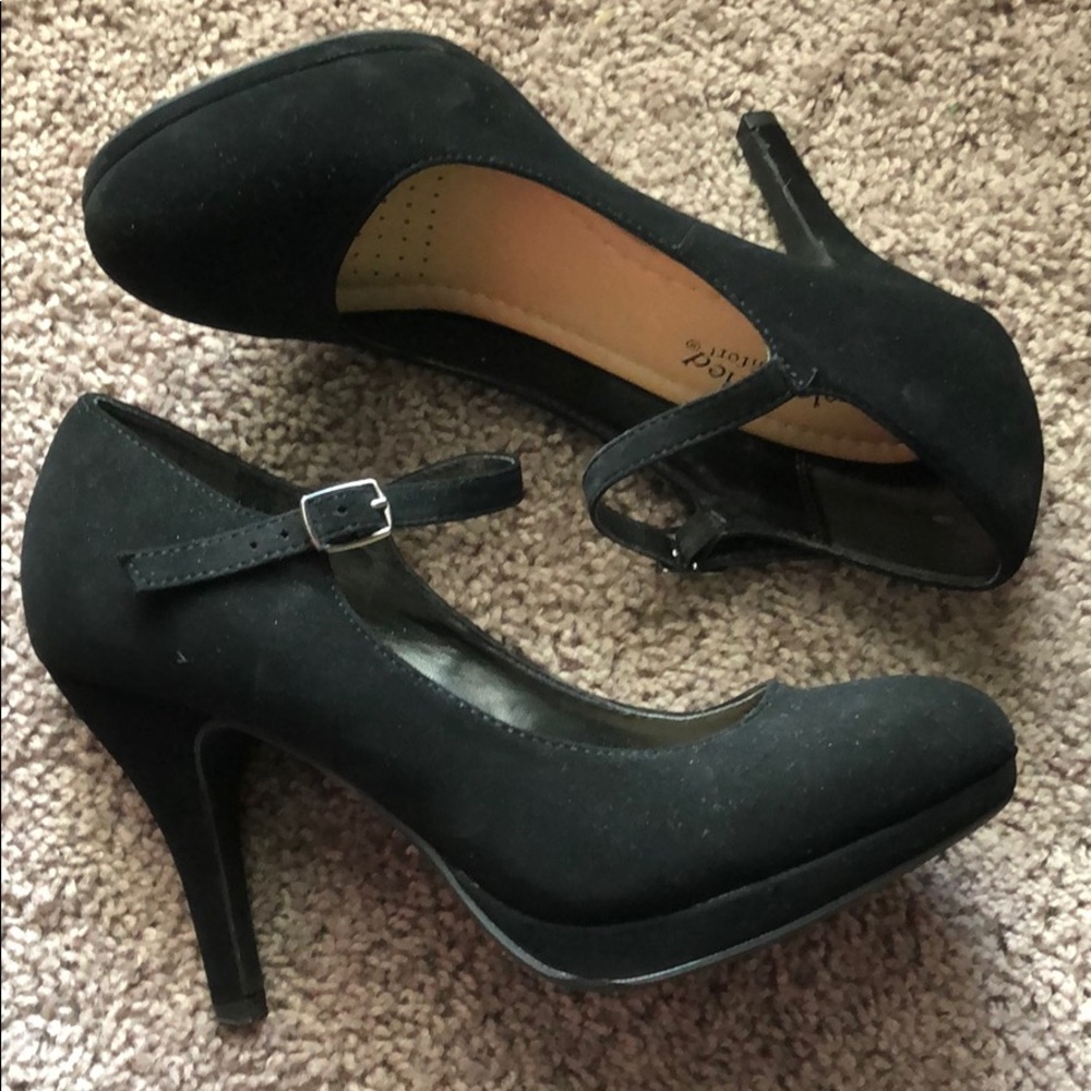 Black 4.5 in Mary Jane Heels